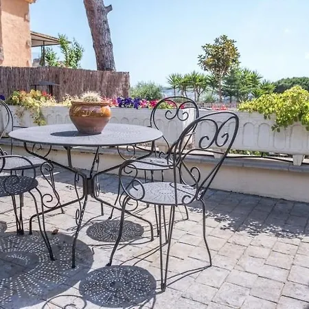 Topazio Apartment *
